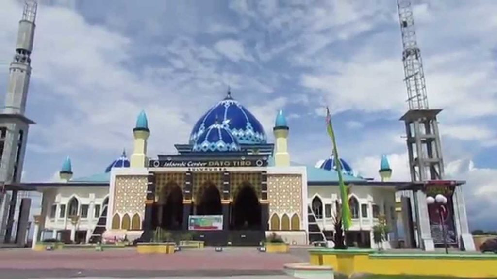 Keindahan Eksterior Masjid Islamic Center Bulukumba
