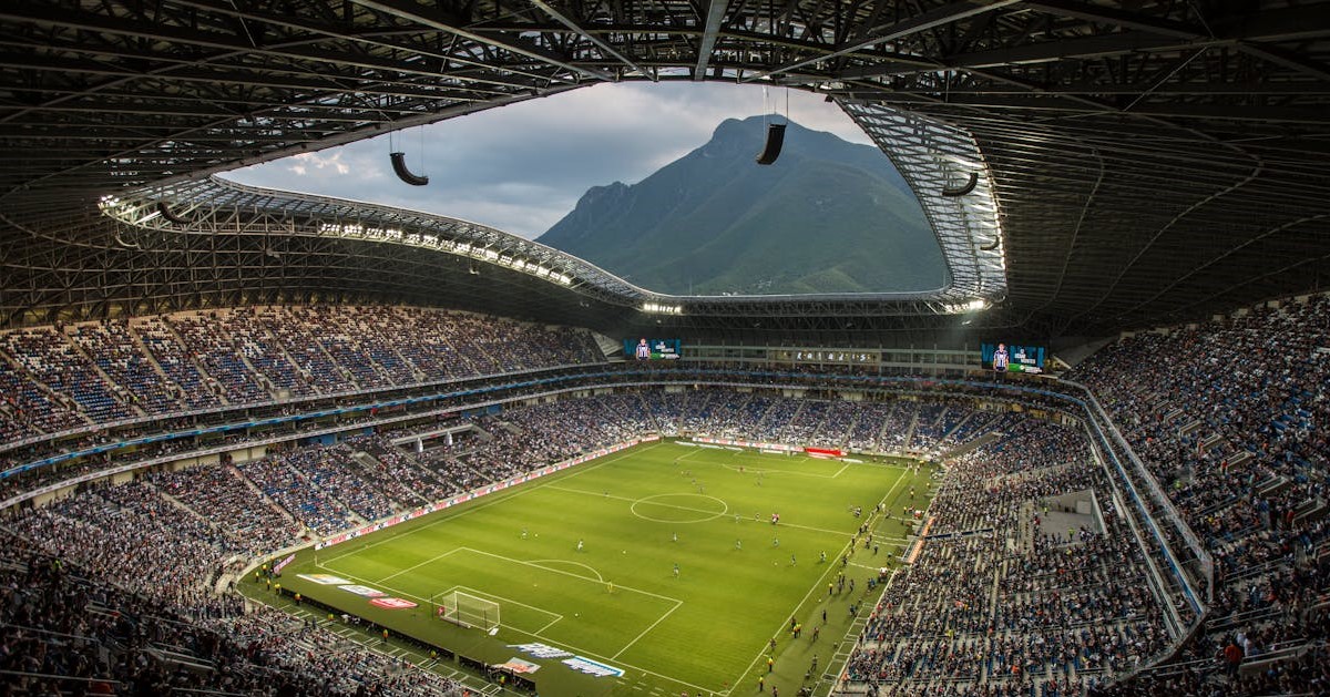 Piala Dunia 2026: Suasana tribun penonton yang padat merayap di dalam Stadion Azteca Mexico City yang legendaris