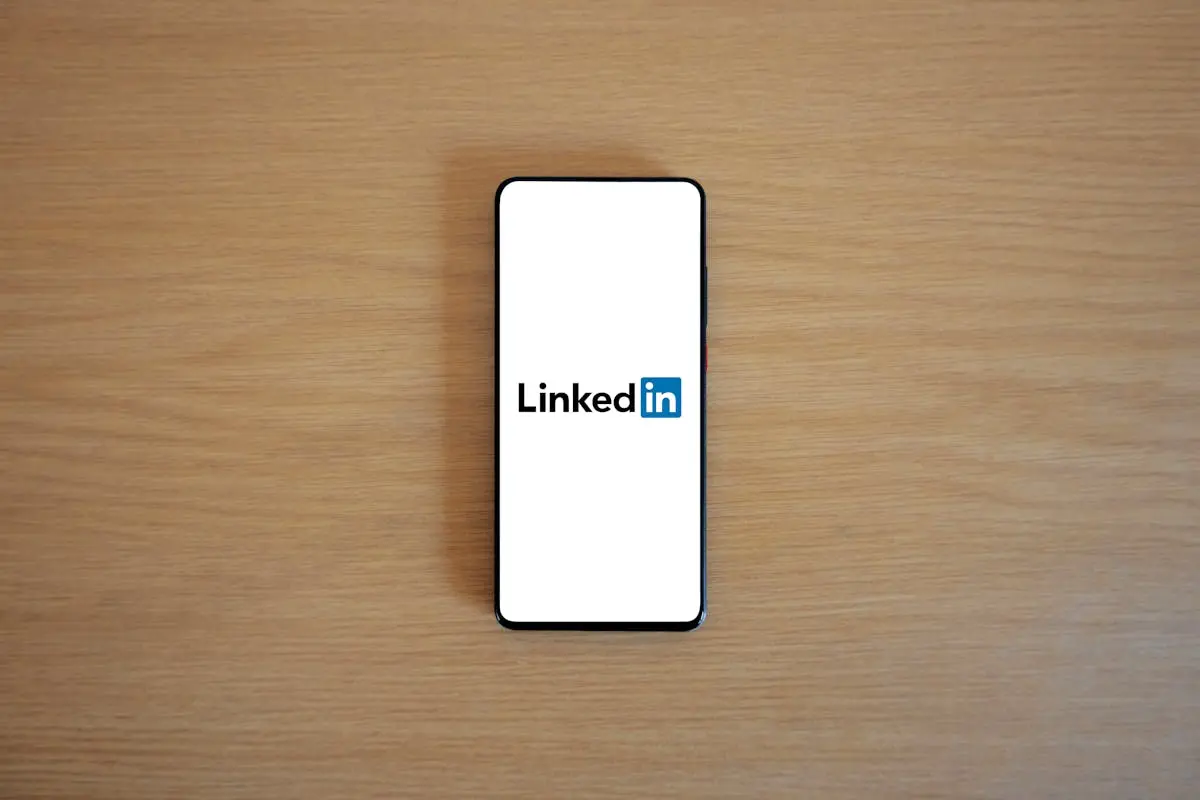 Social selling di LinkedIn: Hubungan kemitraan hasil strategi personal branding linkedin