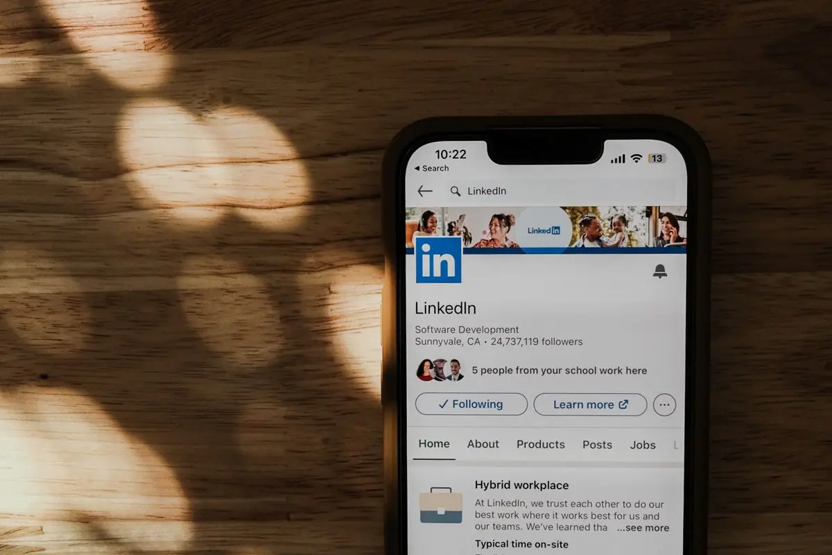 Social selling di LinkedIn: Hubungan kemitraan hasil strategi personal branding linkedin