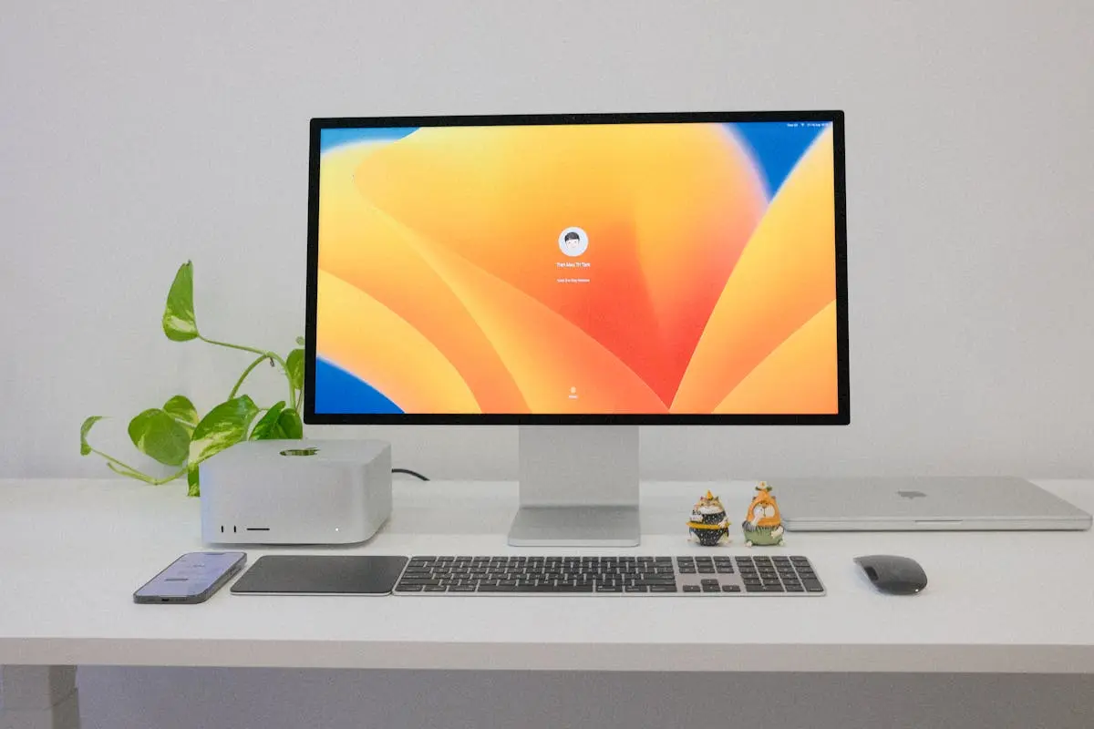 Suasana kerja modern: Ilustrasi suasana workspace yang minimalis