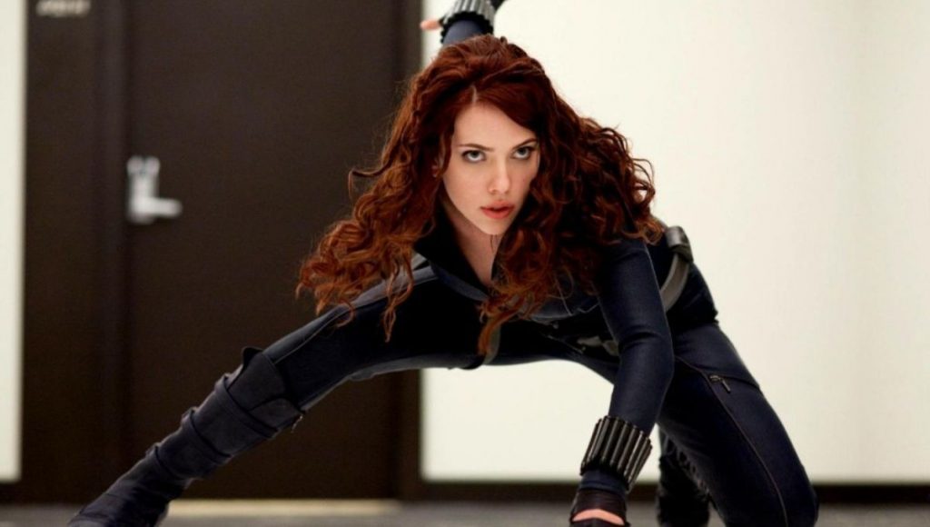 Scarlett Johanson sebagai Black Widow via Syfy