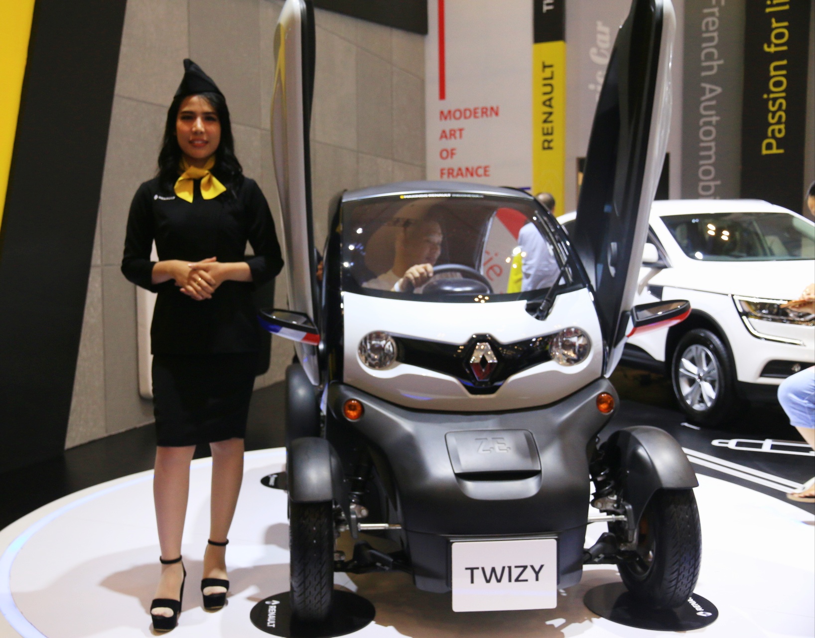  Renault  Twizy  Mobil  Listrik  Mungil dengan Harga  Selangit 