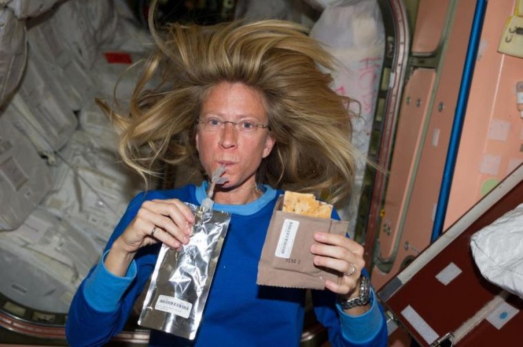 Inilah Menu Makanan yang Dikonsumsi Para Astronot di Luar Angkasa