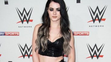 WWE pegulat pensiun dini
