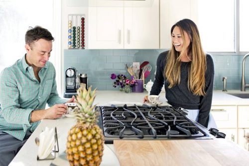 mantan menghubungi sahabat