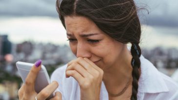 mantan tiba-tiba SMS menghubungi