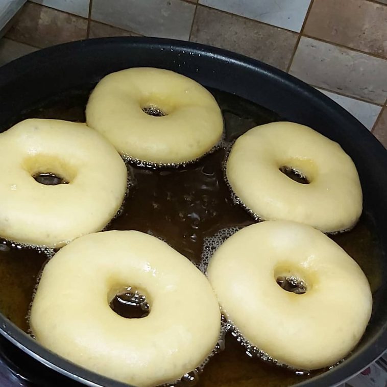 Ini Dia Tips Menggoreng Donat Agar Lebih Mengembang, Perhatikan Ya