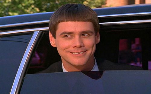 pria atraktif humoris