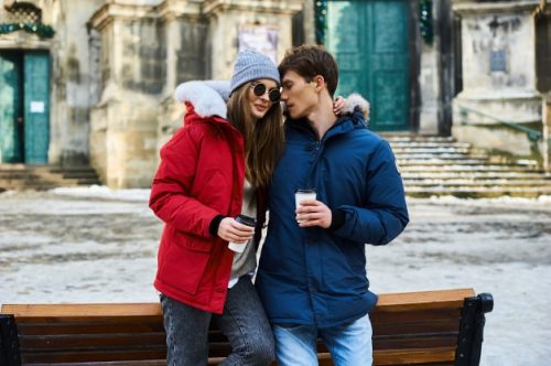 pasangan lebih muda trendi