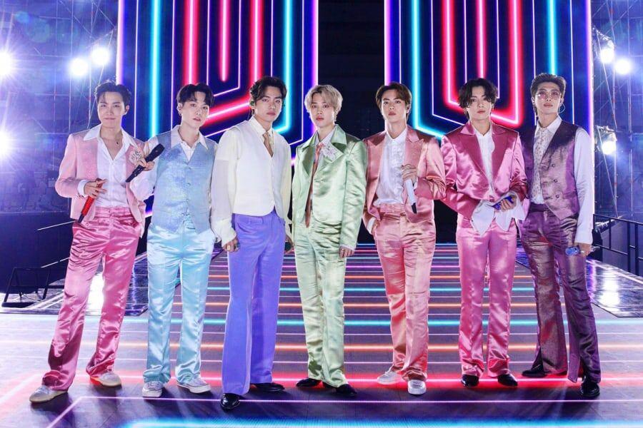 BTS tampil di AMerican Music Awards (AMAs) 2020. [Foto via Soompi]