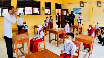 Peringatan Hardiknas 2022, Presiden: Pendidikan Anak-Anak Tidak Boleh Terabaikan
