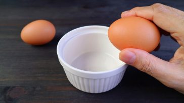 Chef Rekomendasikan Jangan Pecahkan Telur dengan Bibir Mangkuk, Kenapa?