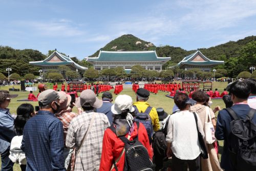  Blue House, Bekas Kantor Kepresidenan Korea Selatan Kini Jadi Tempat Konser dan Wisata Populer