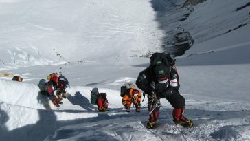 Gletser Gunung Everest Mencair, Nepal Relokasi Kamp Pendakian