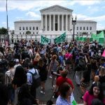 Mahkamah Agung AS Batalkan Putusan Hak Aborsi Roe v. Wade