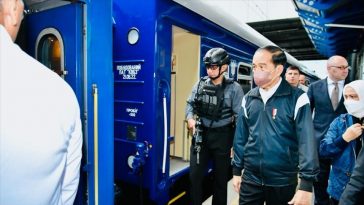 Jokowi Kembali ke Polandia Sebelum Terbang ke Rusia