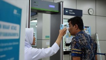 Indonesia Laporkan Lonjakan COVID-19 Sebanyak 1.242 Kasus