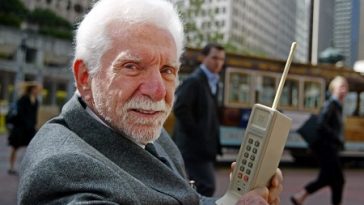 Ternyata Penemu Ponsel Jarang Menggunakan Handphone