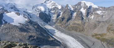 Gletser Pegunungan Alpen yang Mencair Bikin Perbatasan Italia dan Swiss Geser