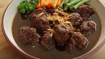 Resep Semur Bola Daging ala Chef Devina Hermawan, Gampang Buatnya!