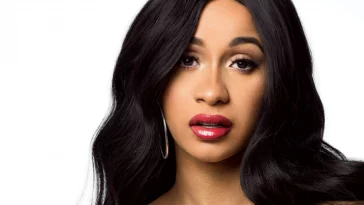 Cardi B Pakai Air Rebusan Bawang untuk Cuci Rambut, Adakah Manfaatnya?