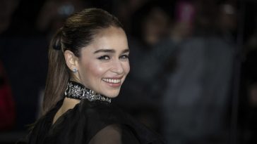 Emilia Clarke Takjub Masih Bisa Bicara Usai Dua Kali Kena Strok