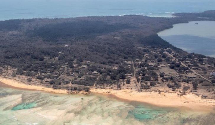 Gunung Berapi Tonga Muntahkan Air yang Bisa Mengisi 58.000 Kolam Renang Olimpiade
