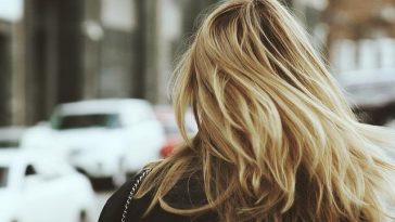 Tiga Cara Mewarnai Rambut Sendiri di Rumah dan Bisa Bertahan Lama