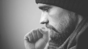 Tanda Kanker Paru yang Bisa Terlihat saat Bernapas