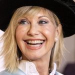 Olivia Newton-John Meninggal; Ini Prediksi Kekayaan Bersih yang Diwariskan untuk Suami dan Anaknya!