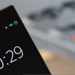 Pakar Penerbangan: Tetap Aktifkan Airplane Mode di Ponsel Saat Terbang