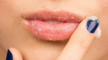 Lima Cara Mudah Menyamarkan Warna Bibir Hitam