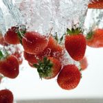 Perlukah Mencuci Buah dan Sayur Sebelum Dimakan?