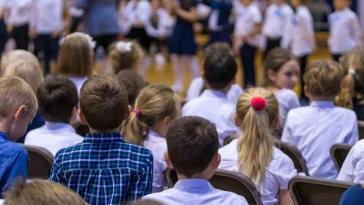 Polandia Larang Kunjungan Delegasi Kelompok Sekolah Israel dengan Pengawalan Bersenjata