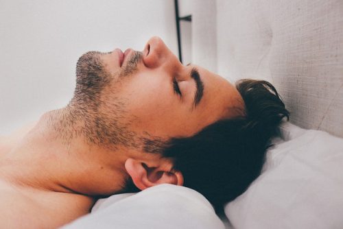 Bantal yang Buruk Bisa Picu Gangguan Tidur dan Risiko Kematian