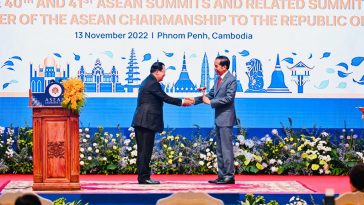 Indonesia Terima Keketuaan ASEAN 2023 dari Kamboja