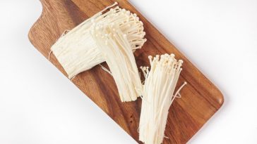 Jamur Enoki Mulai Dikaitkan dengan Infeksi Listeria