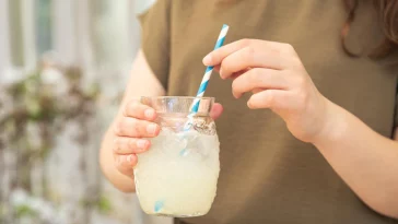 Minuman Ini Bisa Percepat Penuaan, Hindarilah!