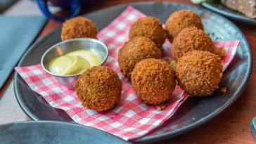 Resep Potato Bitterballen, Cuma Pakai 3 Bahan Kentang!