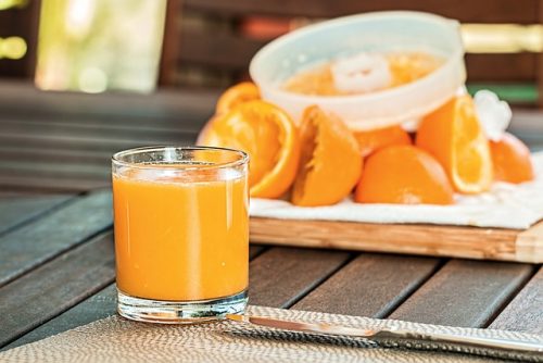 Waktu Terbaik Minum Jus dan Makan Buah Menurut Ahli