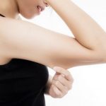 7 Cara Hilangkan Lemak Lengan untuk yang Kurang Suka Workout