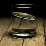 Lima Cara Minum Air Putih yang Benar