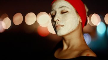 8 Scrub Wajah Alami dari Bahan Sederhana dan Cara Membuatnya