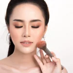 Empat Tips Makeup Praktis untuk Natal dan Tahun Baru