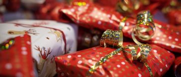 Empat Cara Memanfaatkan Kertas Kado Bekas Hadiah Natal