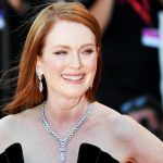 Rutinitas Kecantikan Julianne Moore di Usia 62, Tak Lupa Tabir Surya dan Krim Anti-Penuaan