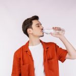 Tiga Masalah Kesehatan yang Patut Diwaspadai Jika Malas Minum