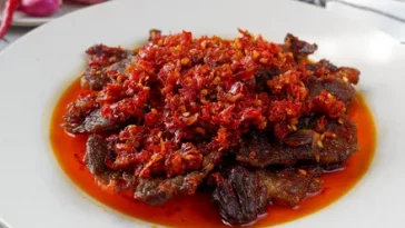 Resep Dendeng Sapi Suwir Balado, Rasanya Pedas dan Gurih!