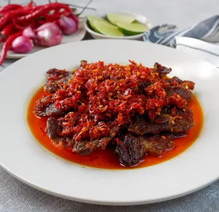Resep Dendeng Sapi Suwir Balado, Rasanya Pedas dan Gurih!